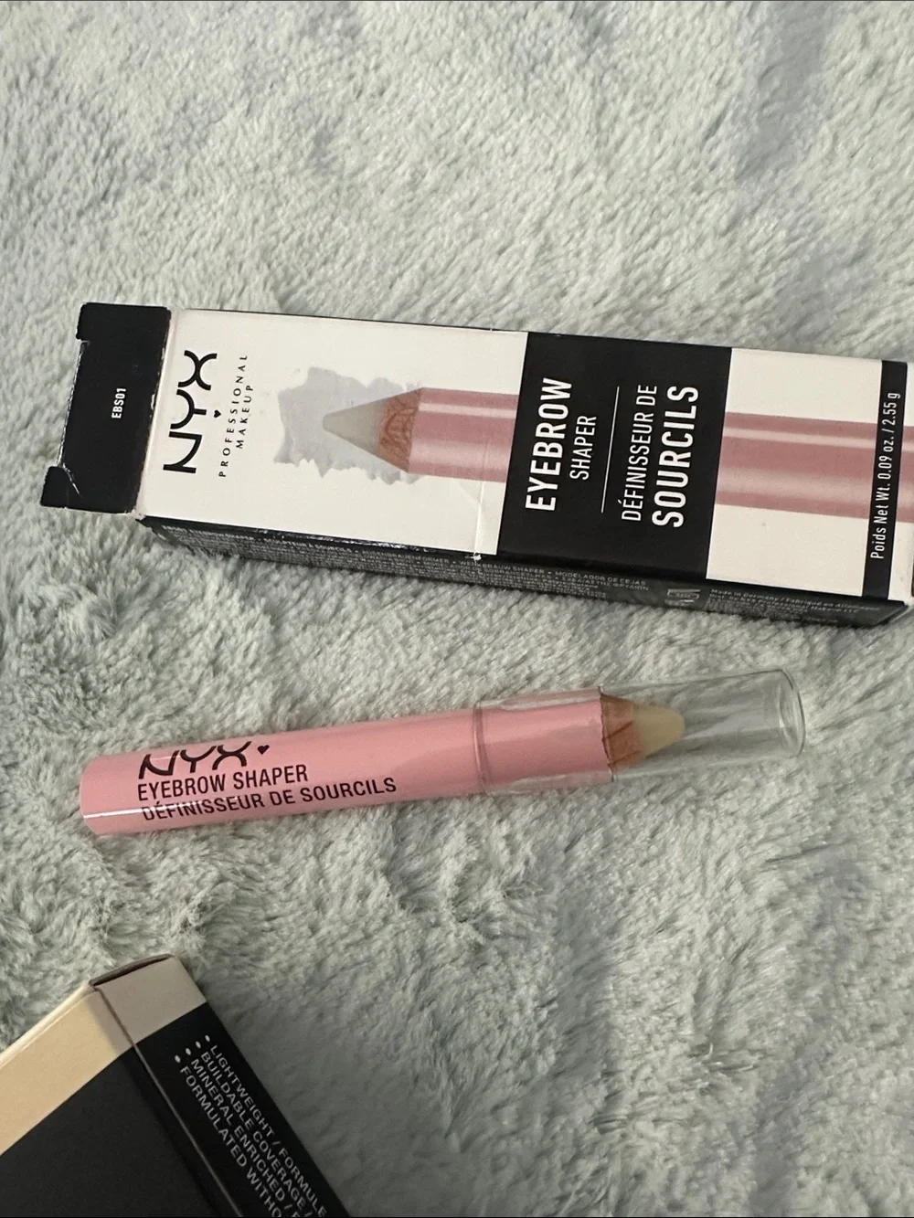 NWT NYX Professional Makeup HD Foundation + Eyebrow Shaper